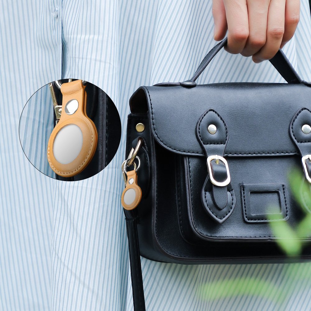 AirTag utángyártott PU bőr tok kulcstartó karikával (barna) - Image 6