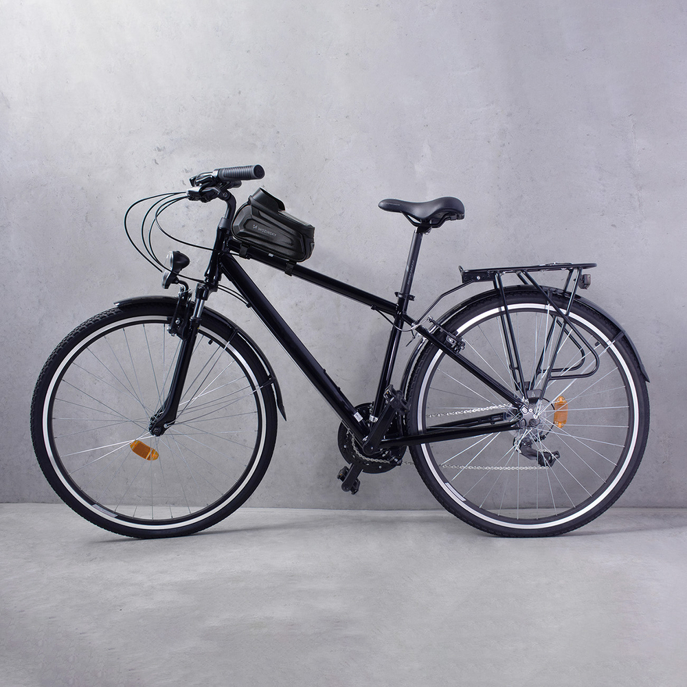 iTok webáruház - Wozinsky Wozinsky WBB28BK 1,7 l kerékpáros váztáska telefontartóval, fekete 8 Wozinsky Bike Frame Bag with Phone Case 1.7L Black (WBB28BK)