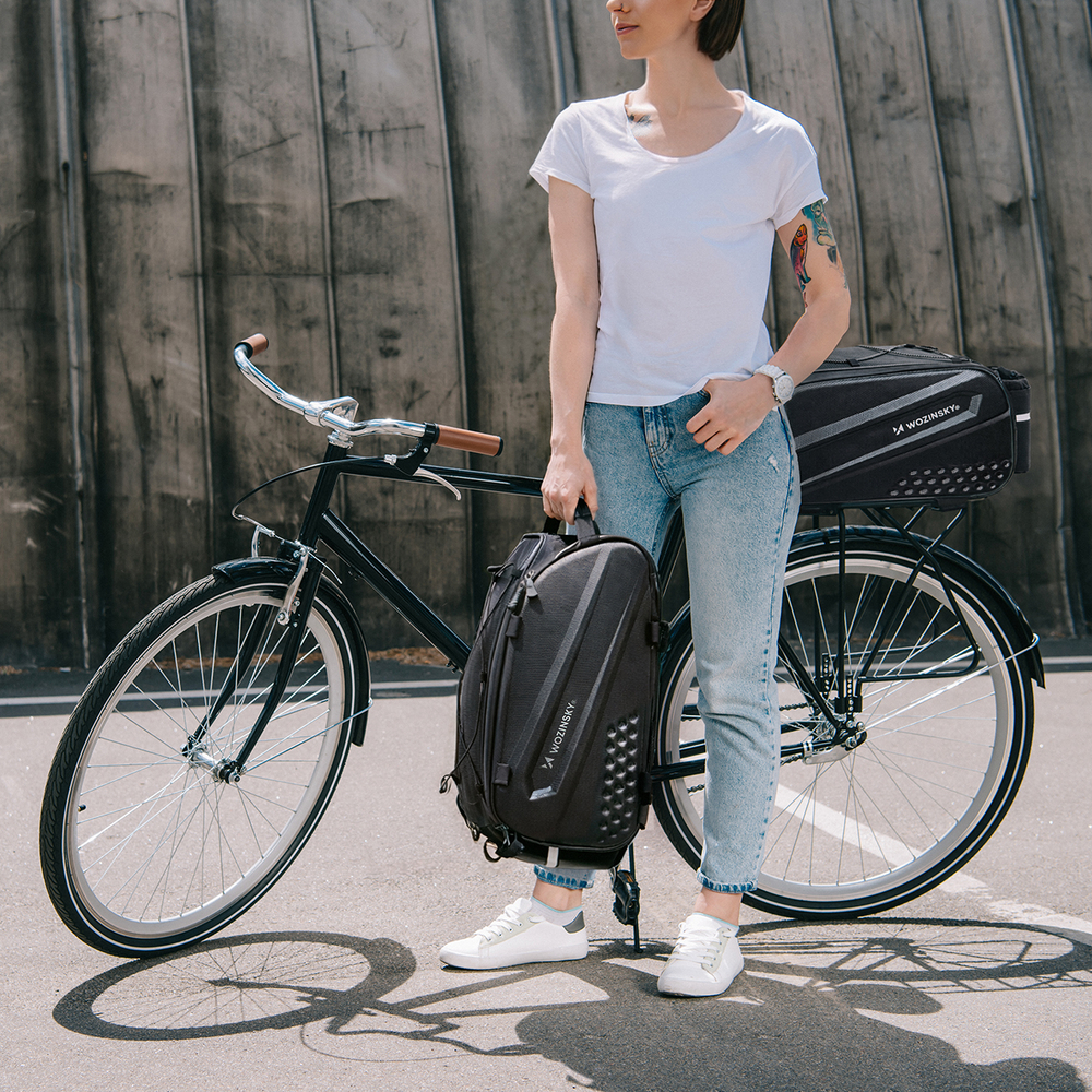 iTok webáruház - Wozinsky Wozinsky 14 l-es kerékpáros csomagtartótáska bővíthető oldalzsebekkel (fekete) 3 Wozinsky Bike Trunk Bag with Long Strap and Expandable Side Pockets (fekete)