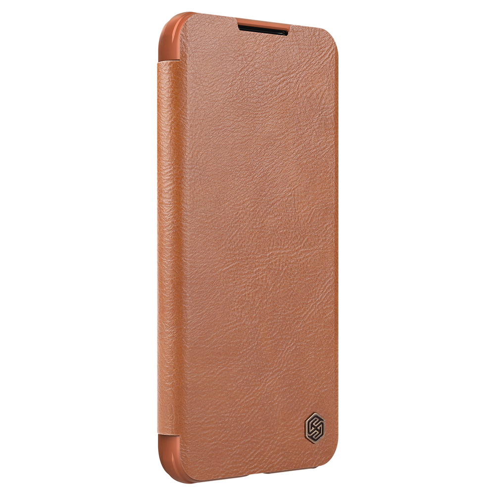 iTok webáruház - Nillkin Nillkin Qin Leather Pro bőr tok Samsung Galaxy S22+ készülékhez 6 Nillkin Qin Leather Pro Case Case for Samsung Galaxy S22+ (S22 Plus) Camera Protector Holster Cover Flip Case Brown