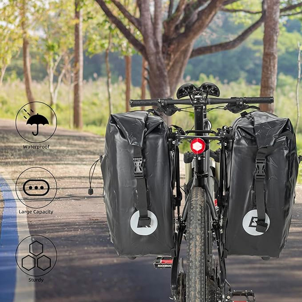 iTok webáruház - RockBros Rockbros 30140022001 vízálló kerékpártáska csomagtartóra (fekete) 3 Rockbros 30140022001 waterproof bicycle bag for trunk (fekete)