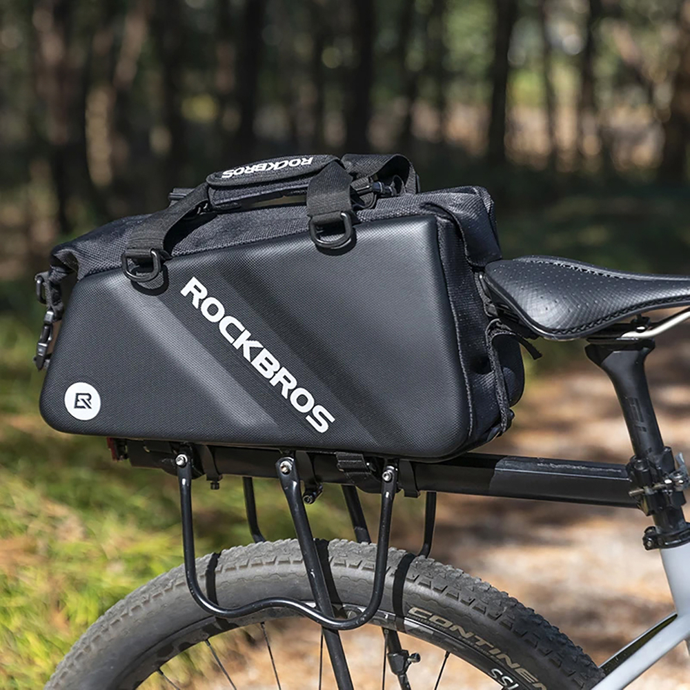 iTok webáruház - RockBros Rockbros 30140090001 kerékpáros csomagtartótáska 11,6 l (fekete) 4 Rockbros 30140090001 bicycle bag for trunk 11.6l (fekete)
