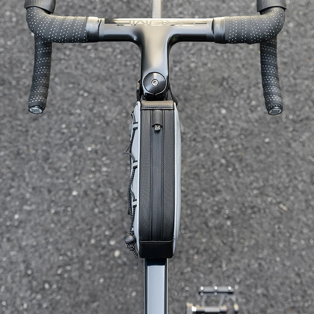 iTok webáruház - RockBros Rockbros 3012010901 kerékpáros váztáska 0,9 l (ezüst) 7 Rockbros 3012010901 bicycle frame bag 0.9 l (ezüst)