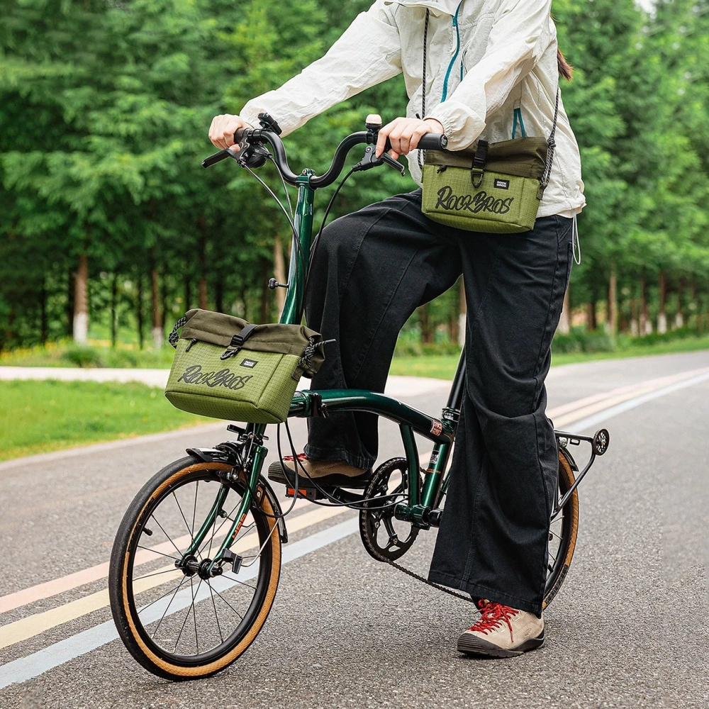iTok webáruház - RockBros Rockbros W020-1 összecsukható kormánytáska kerékpárhoz (zöld) 7 Rockbros W020-1 Foldable Handlebar Bicycle Bag (zöld)